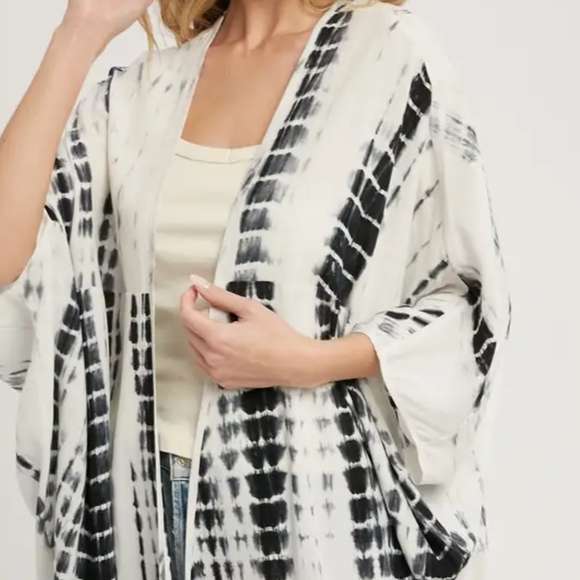 Anthropologie Viscose Monochrome Patterned Kimono - Picture 1 of 15